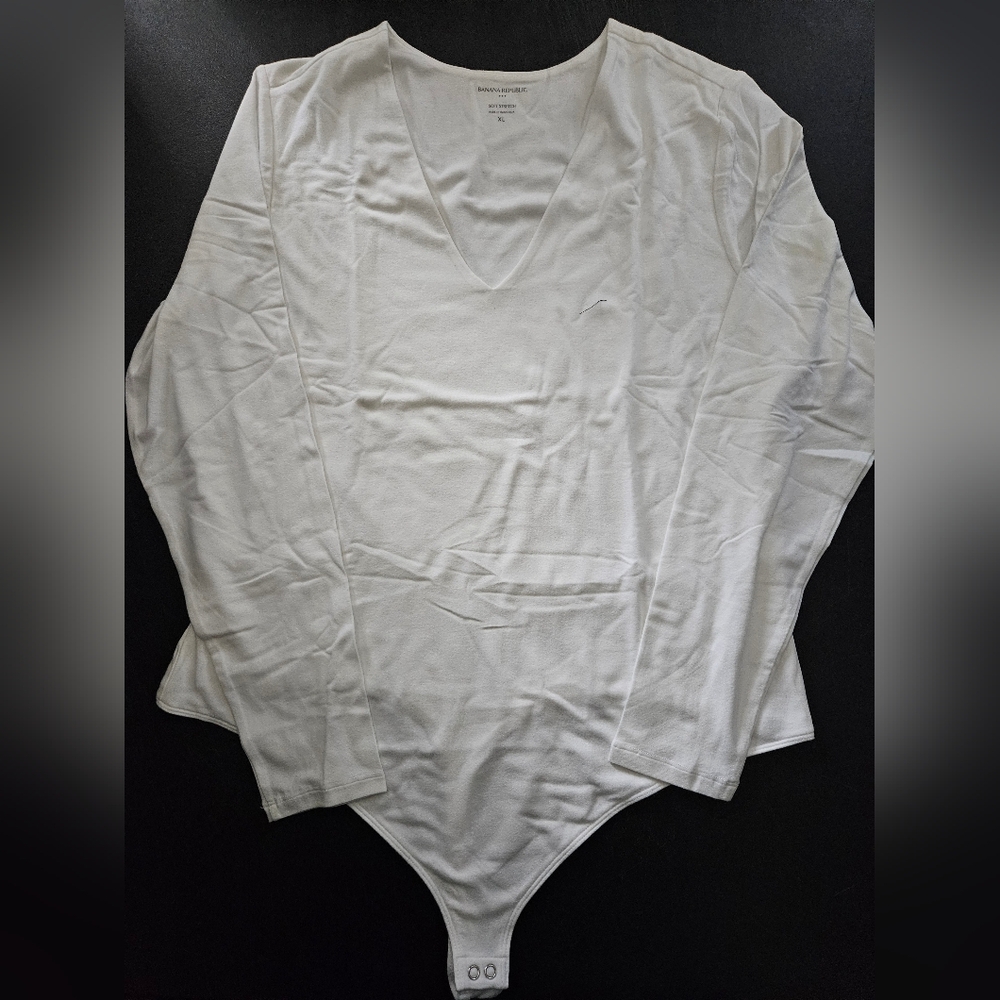 NWT - Banana Republic Soft Stretch V-Neck White Bodysuit - Size XL